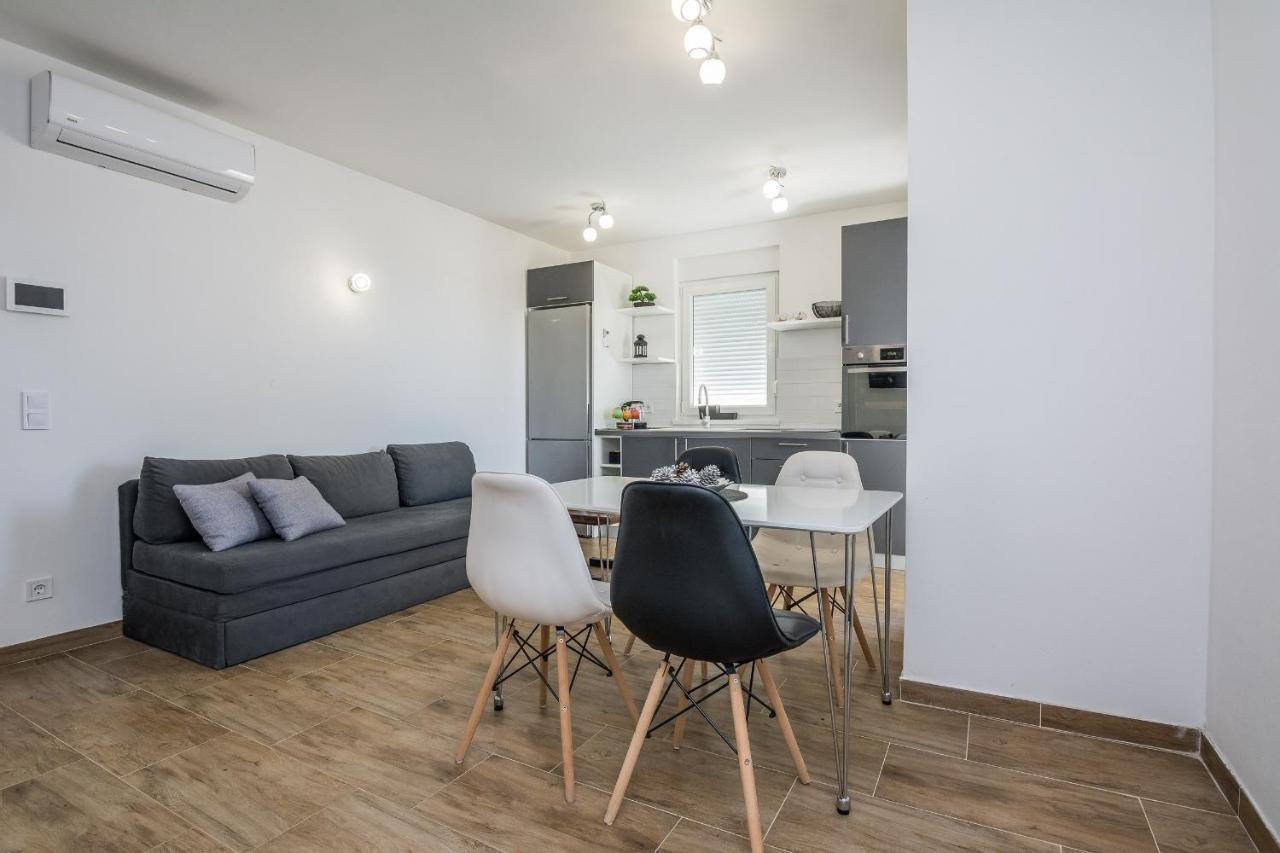 Apartments Pejakovic Vir Buitenkant foto