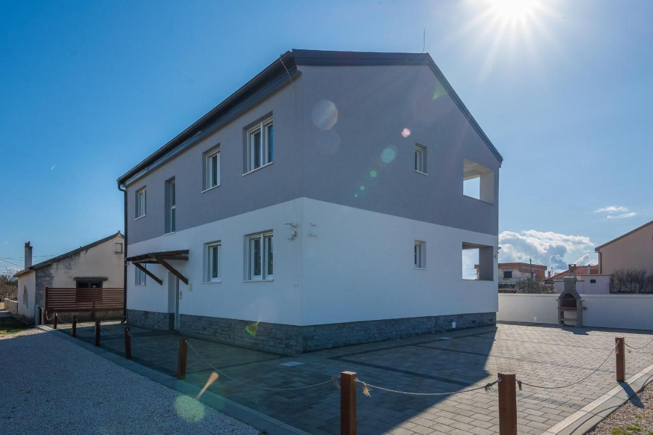 Apartments Pejakovic Vir Buitenkant foto
